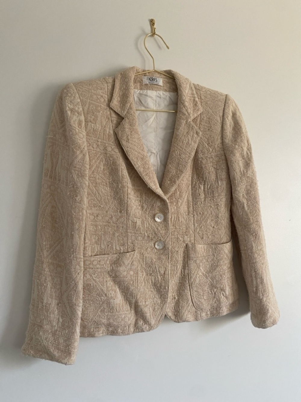 ERES Beverly Hills | Silk Jacquard Blazer | Neutral Slub Texture - Picture 4 of 8